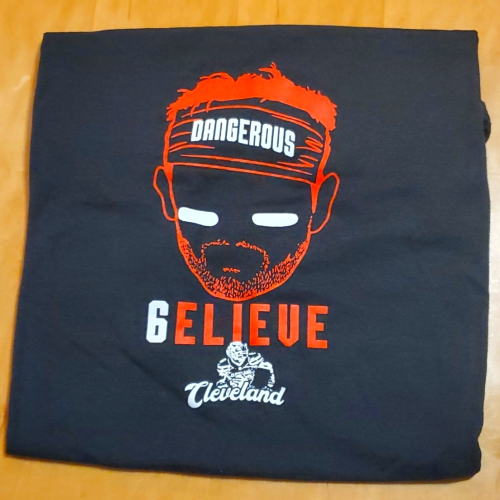 Medium collectible Unisex Cleveland sports shirt Browns 🧡🤎 Mayfield #6